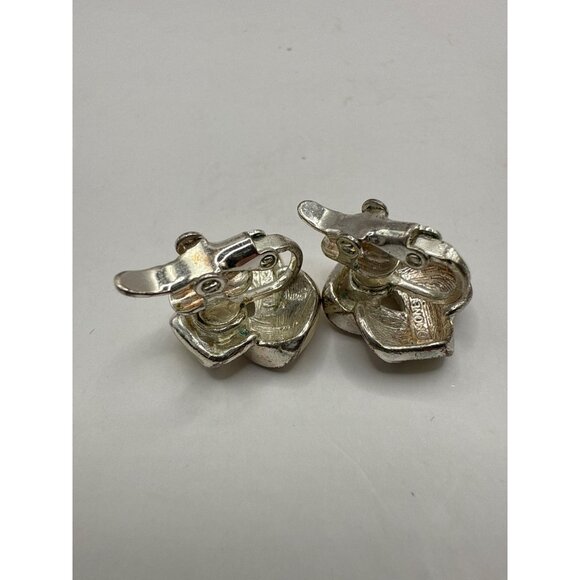 Vintage Monet Knot Clip-On Earrings Silver Tone & Cream Enamel - Picture 4 of 5